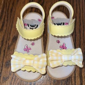 NWT size 9 Livie and Luca sandals